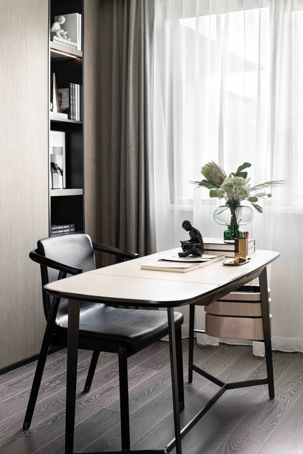 簡約新中式風(fēng)格室內(nèi)設(shè)計家裝案例-書房 簡約新中式風(fēng)格室內(nèi)設(shè)計家裝案例-書房