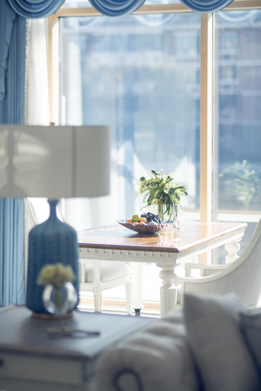 輕奢美式風格家裝設計室內裝修效果圖-餐桌 輕奢美式風格家裝設計室內裝修效果圖-餐桌