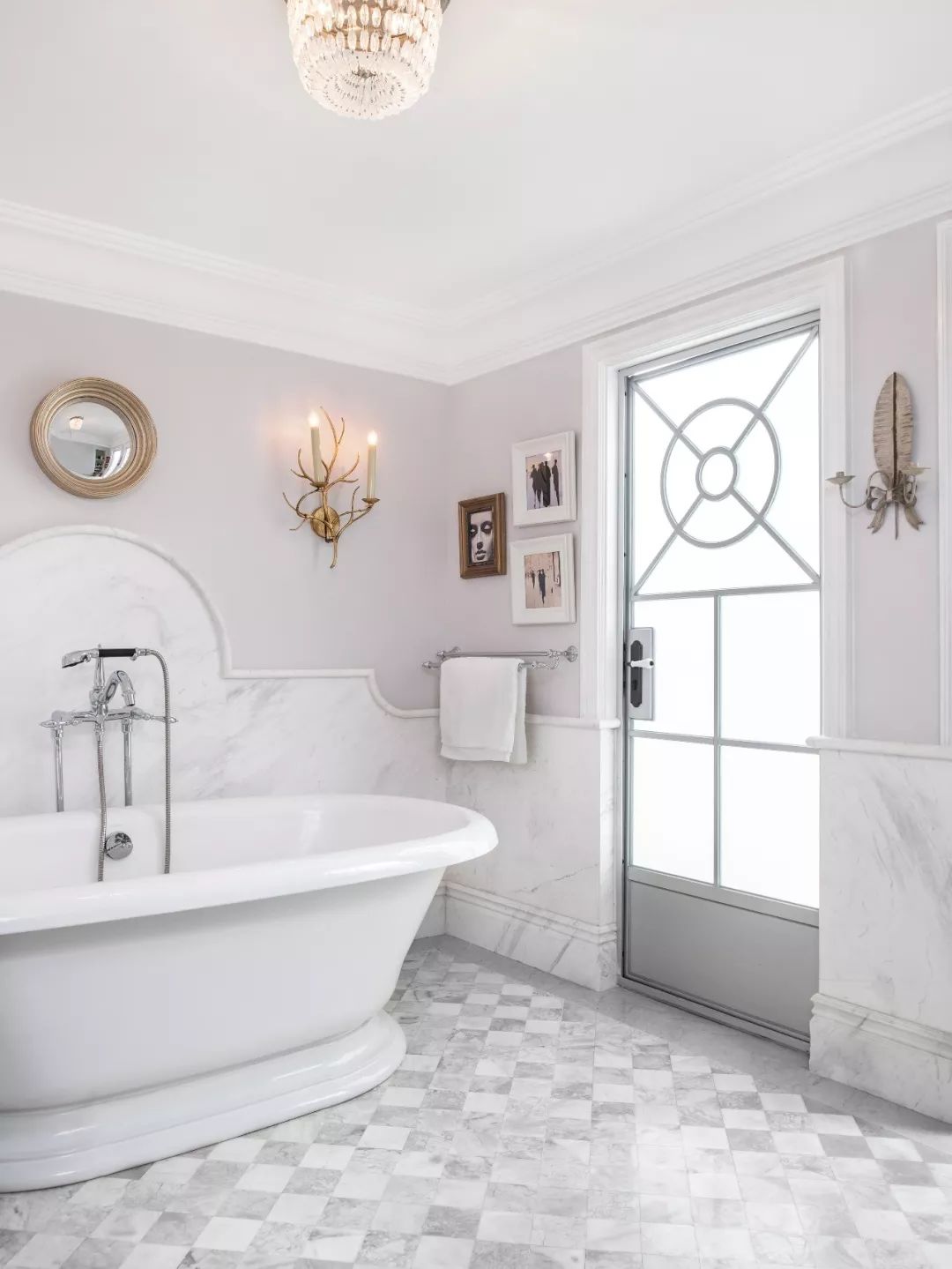 法式輕奢風(fēng)格{家裝設(shè)計(jì)別墅裝修效果圖-衛(wèi)生間 法式輕奢風(fēng)格{家裝設(shè)計(jì)別墅裝修效果圖-衛(wèi)生間