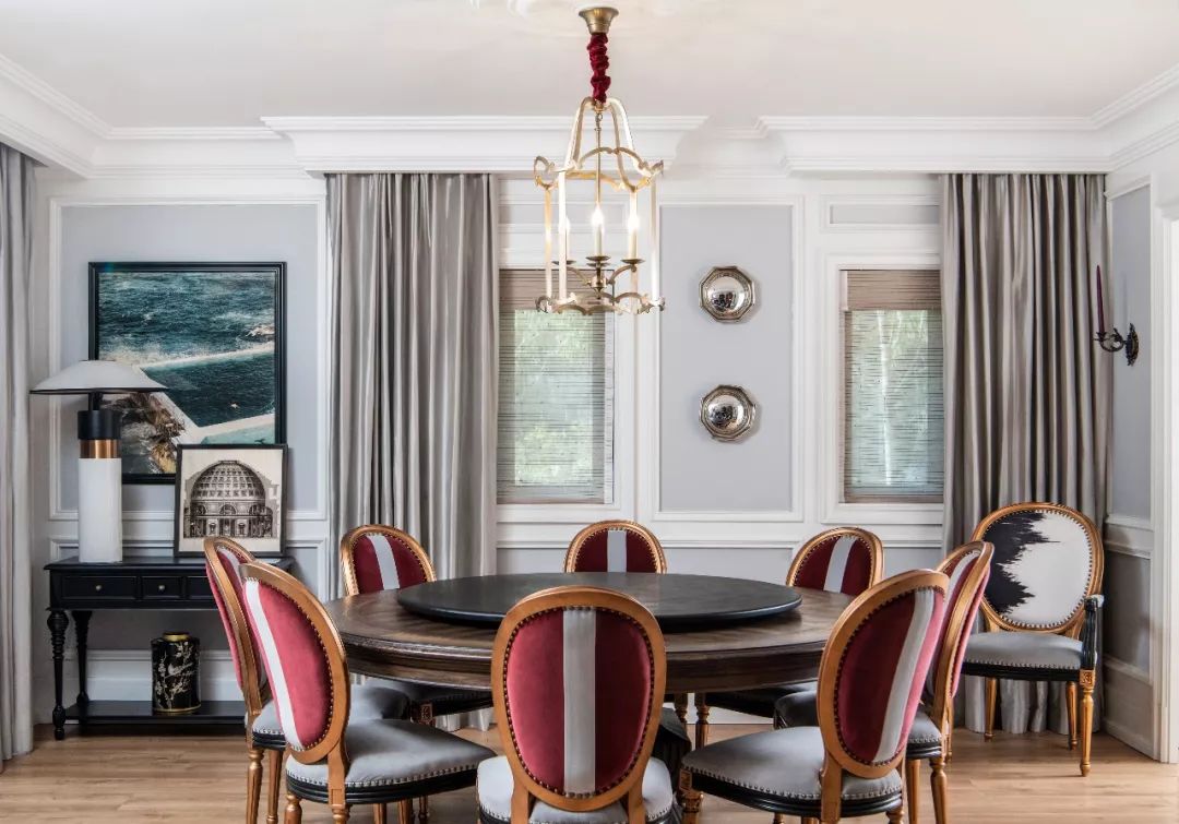 法式輕奢風(fēng)格{家裝設(shè)計(jì)別墅裝修效果圖-餐廳 法式輕奢風(fēng)格{家裝設(shè)計(jì)別墅裝修效果圖-餐廳