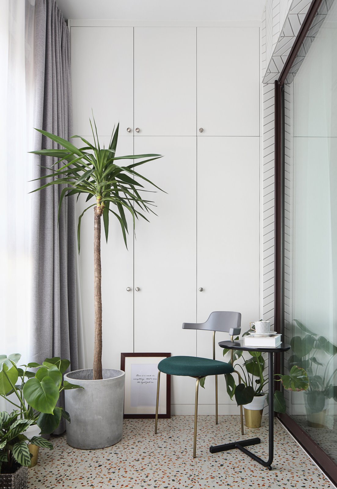 裝修案例輕奢風(fēng)格室內(nèi)裝修效果圖-陽臺 裝修案例輕奢風(fēng)格室內(nèi)裝修效果圖-陽臺