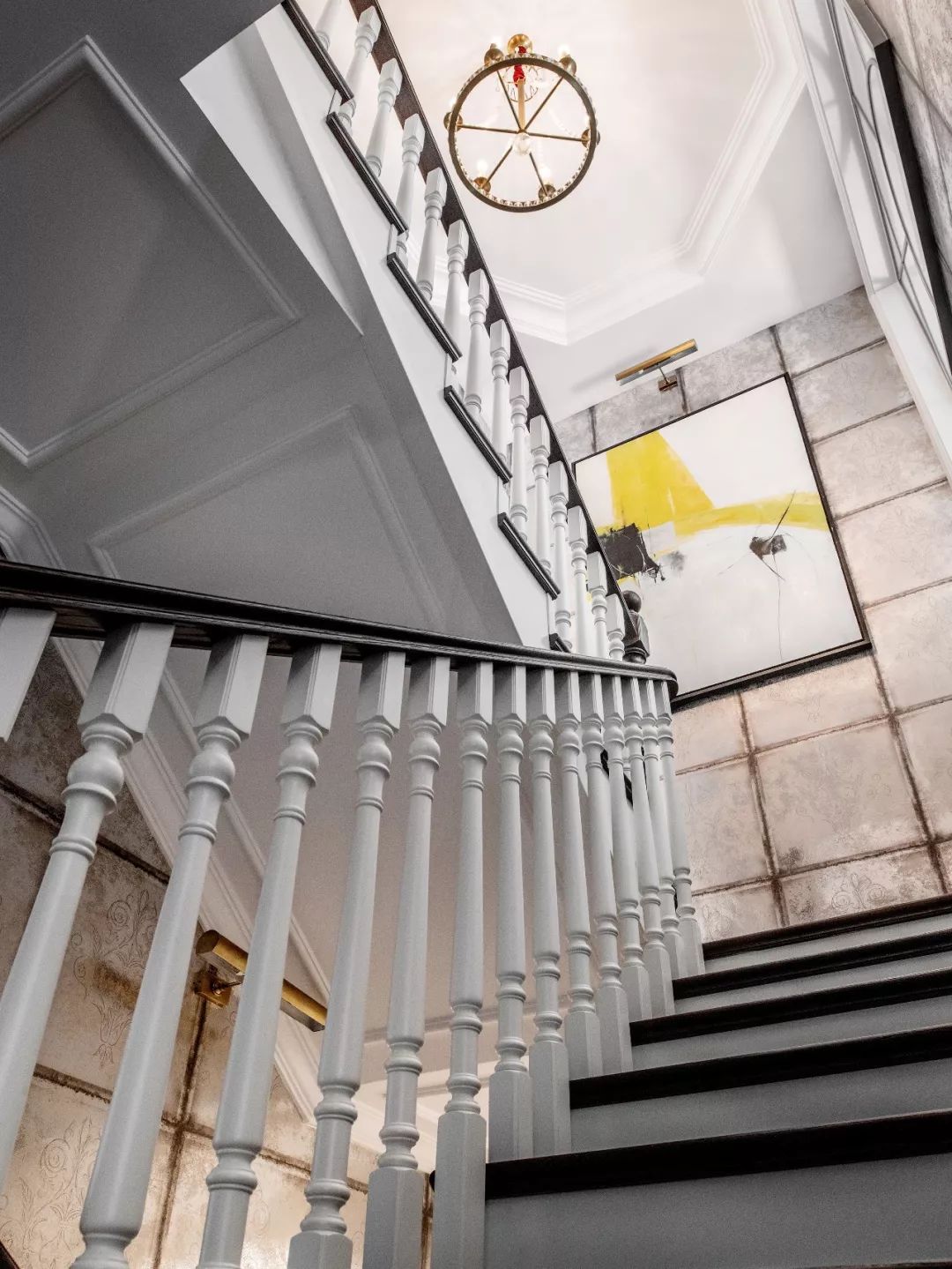 法式輕奢風(fēng)格{家裝設(shè)計(jì)別墅裝修效果圖-樓梯 法式輕奢風(fēng)格{家裝設(shè)計(jì)別墅裝修效果圖-樓梯