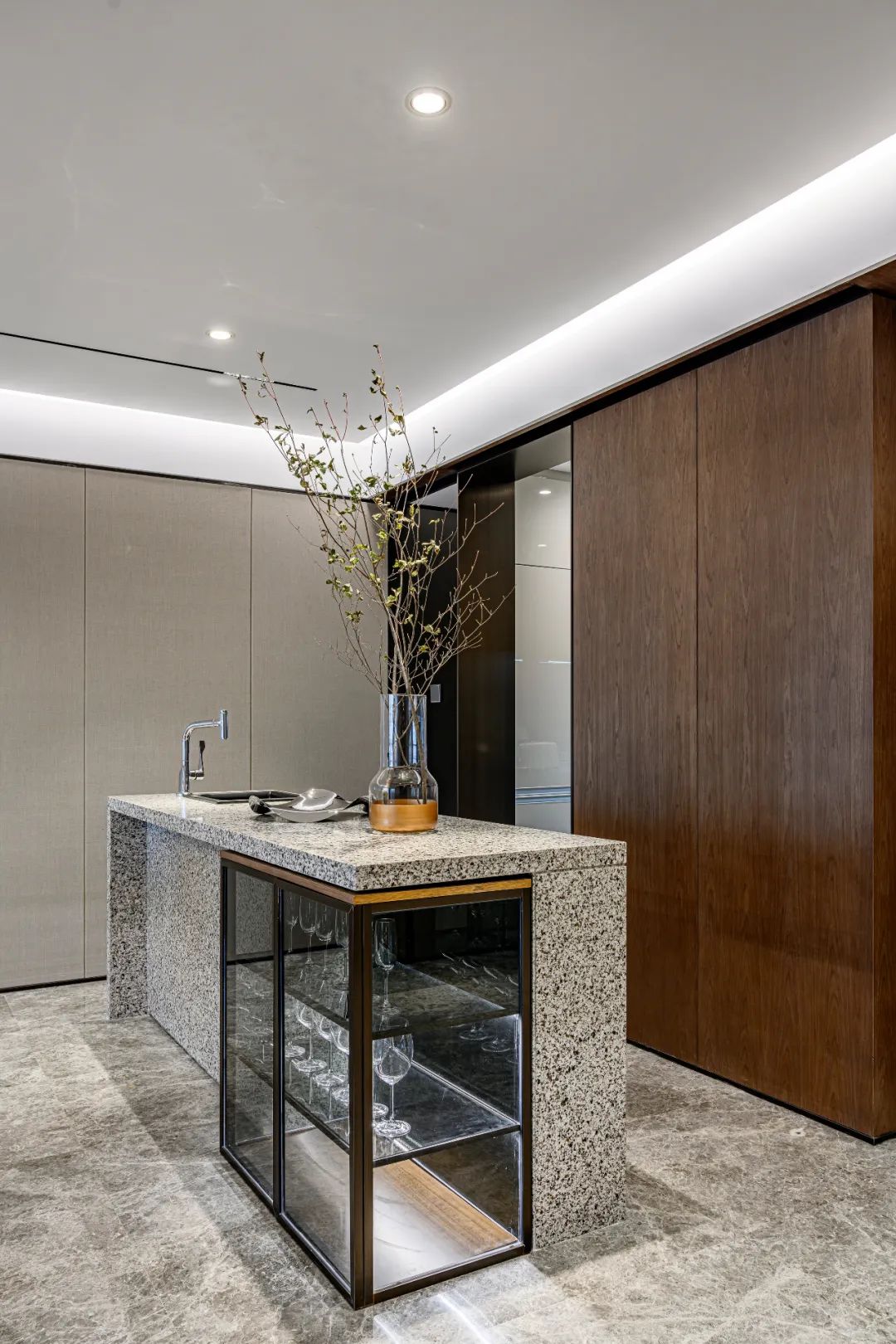 現(xiàn)代簡(jiǎn)約風(fēng)格室內(nèi)設(shè)計(jì)家裝案例-吧臺(tái) 現(xiàn)代簡(jiǎn)約風(fēng)格室內(nèi)設(shè)計(jì)家裝案例-吧臺(tái)